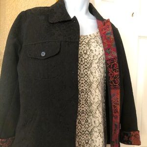 Chico’s jacket, suitable for work, jacquard imprint, striking accessory colors.